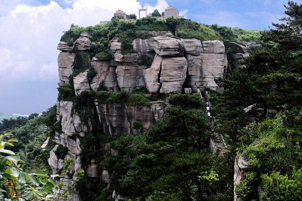 龟峰山旅游攻略 龟峰山地址-门票-交通-参观指南